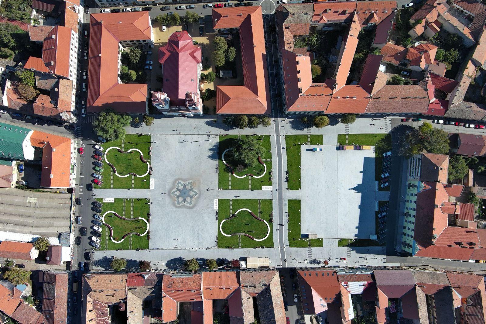 poza Galerie drona Piata Catedralei Galerie foto  Comunicat